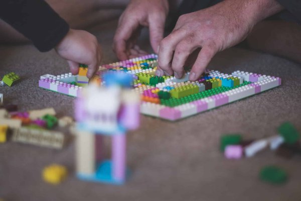Comment organiser une soirée jeux de société et de réflexion entre amis ?