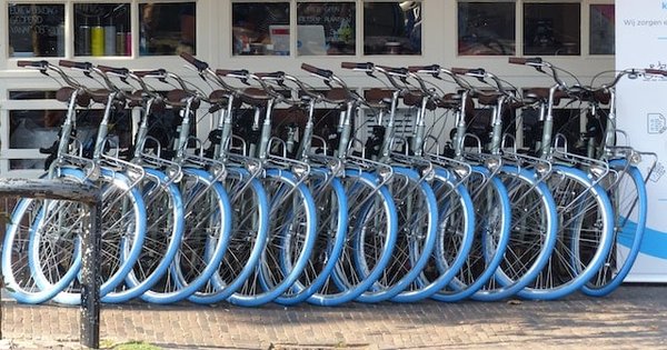 Quelles sont les qualités du vélo de route GIANT par rapport aux autres modèles du marché ?